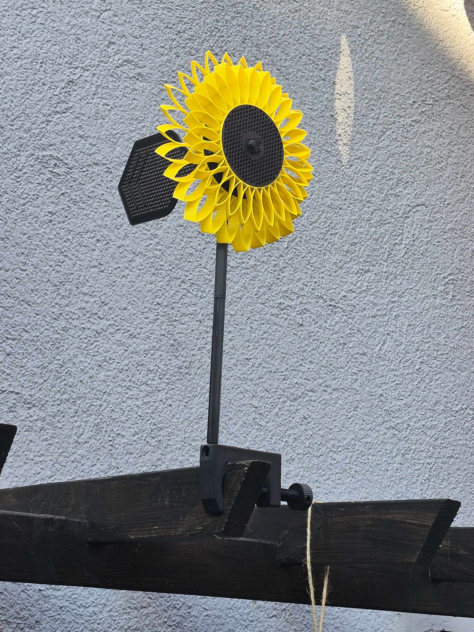 Miniatura 7 do modelo 3D Sunflower Windmill - 608 Bearing Mod