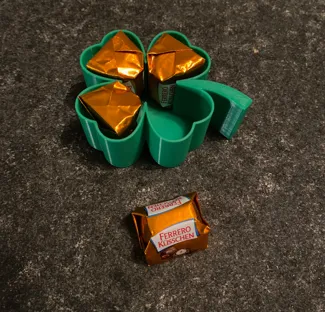 Kleeblatt für Ferrero Küsschen und Mon Cheri