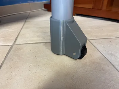 Wheeled foot for table or desk - Fully parametric