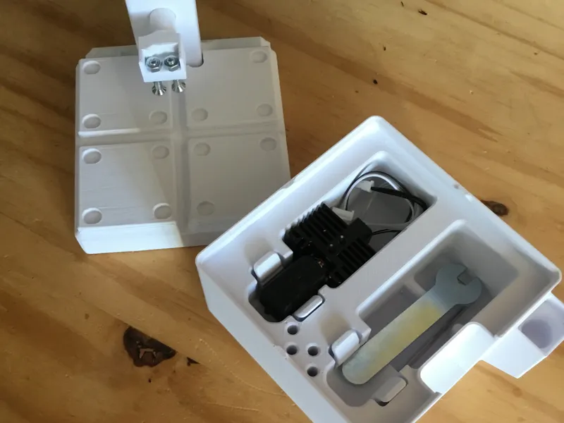 Boite Grid. 2 Hotend complètes + Stand de montage