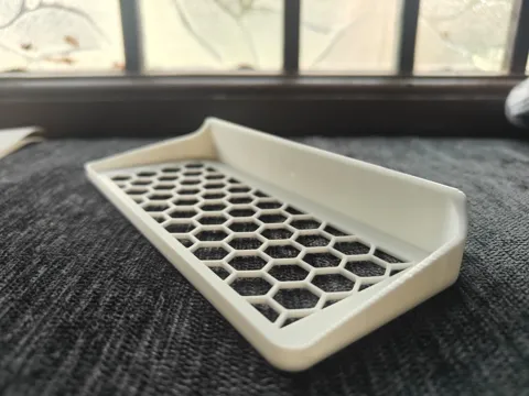 Bandeja organizadora: Skadis Tray for TWS 140x60mm — referencia de MakerWorld