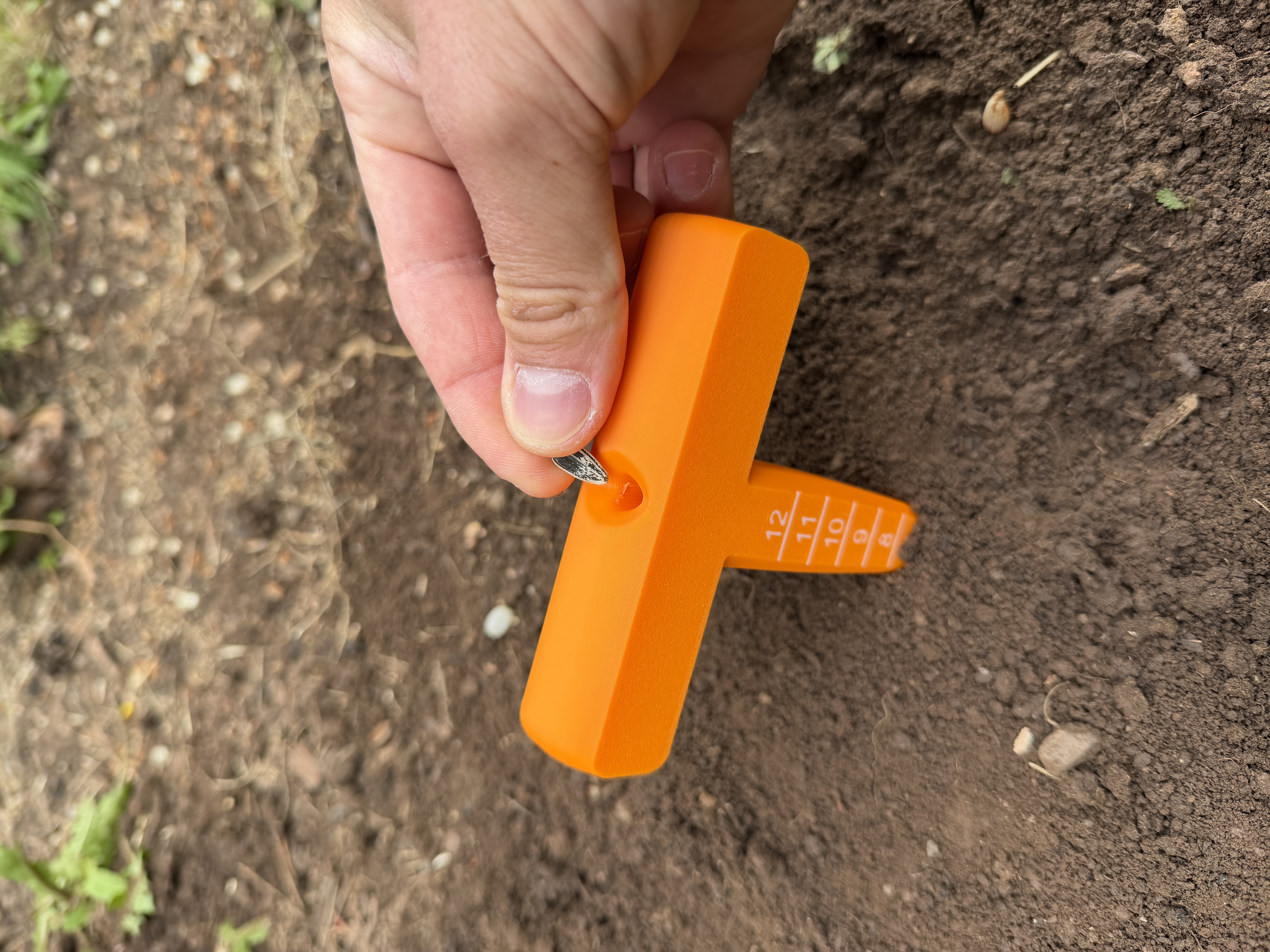 Miniatura 2 do modelo 3D Seed Planter Tool