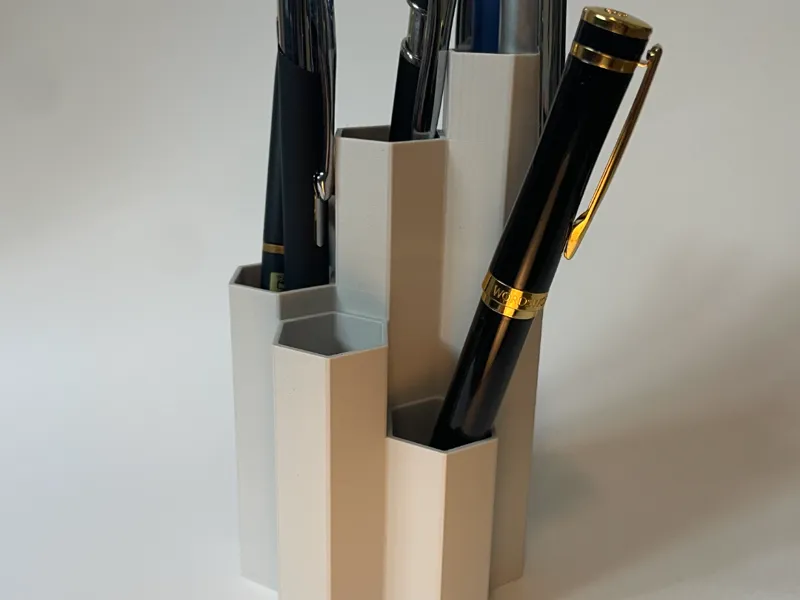 Hexagonal pen holder