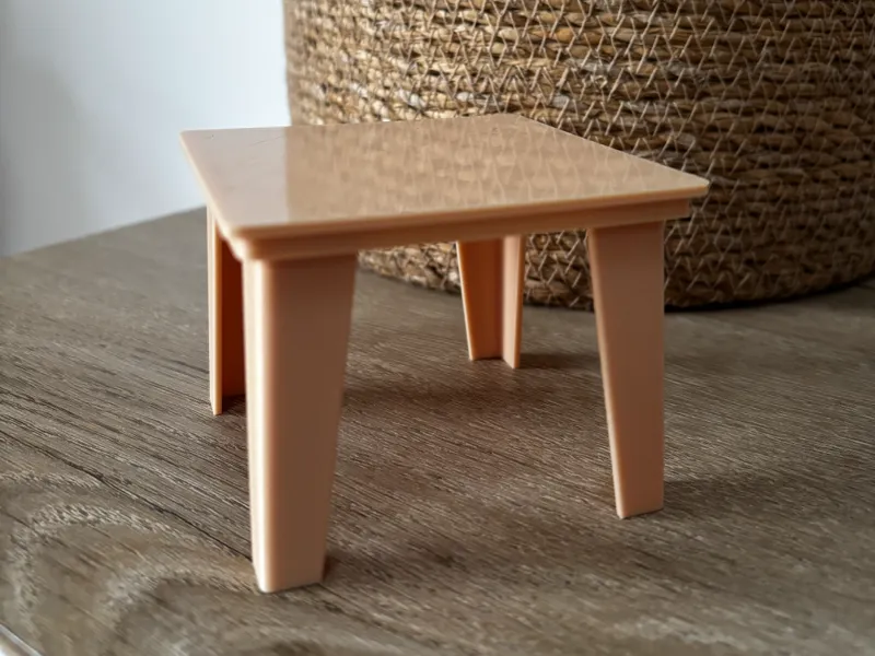Table poupée design