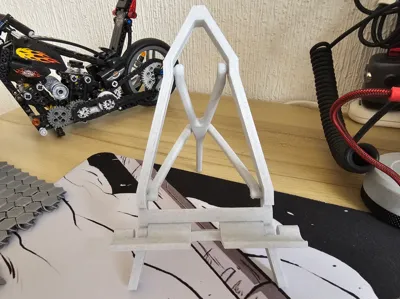 Cell phone easel
