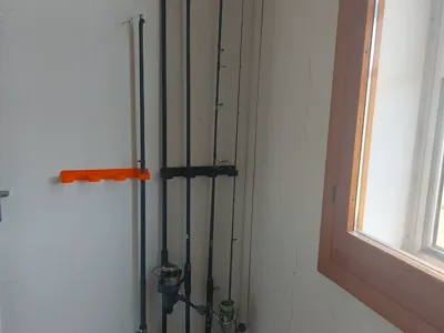 Vertical rod holder