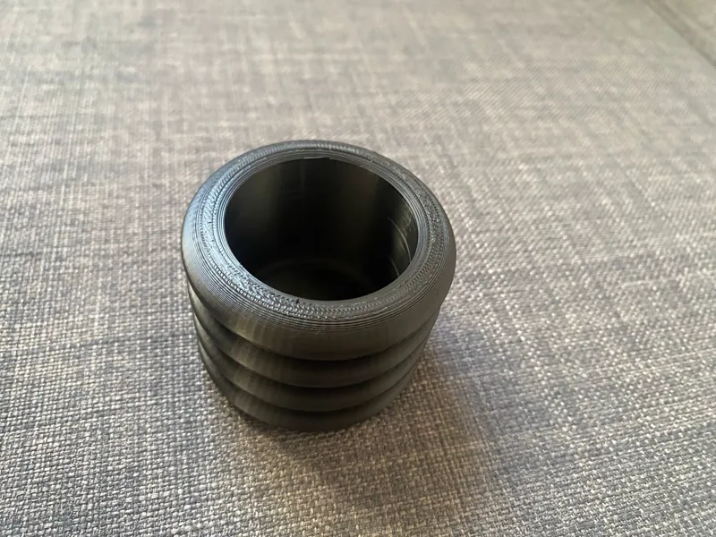 Stylischer Pflanzentopf