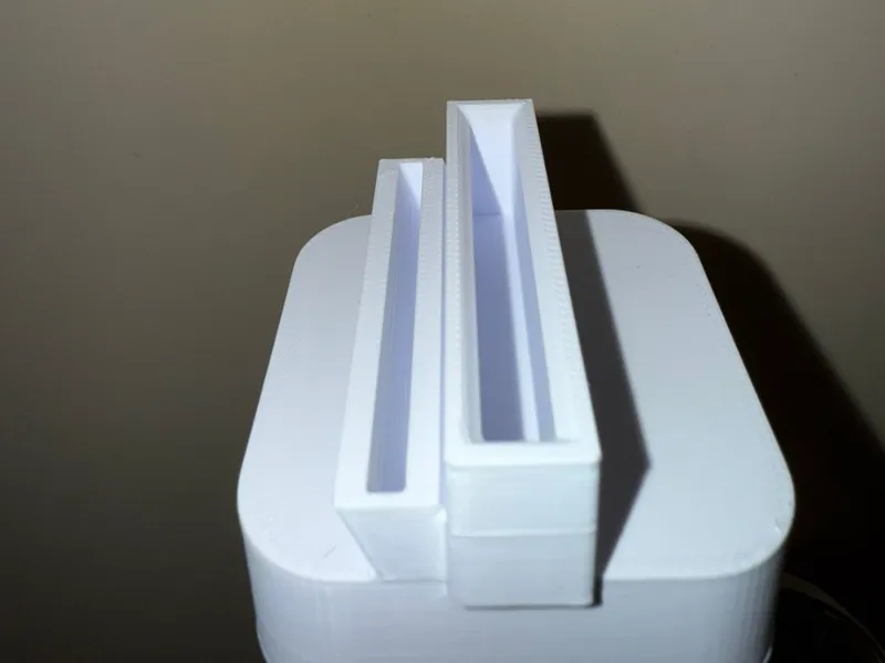 With 1 blade holder