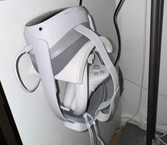 VR Headset holder for Wall or Alu Profile - Pico 4