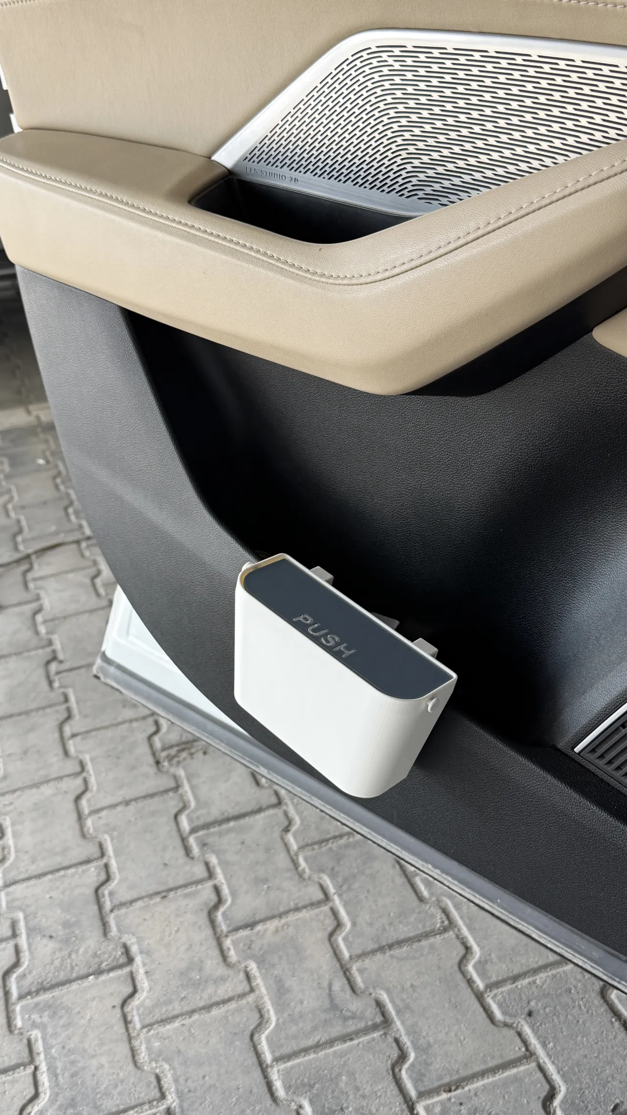 Push Lid Car Door Pocket Trash Bin view 2