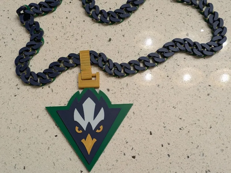 UNCW Logo Chain