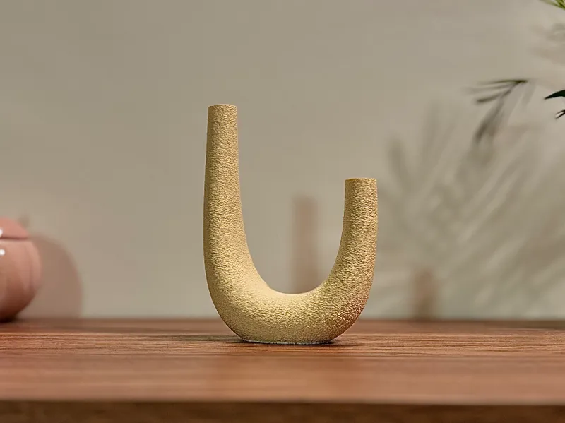 "Quirky-U", a Minimal and Modern Vase