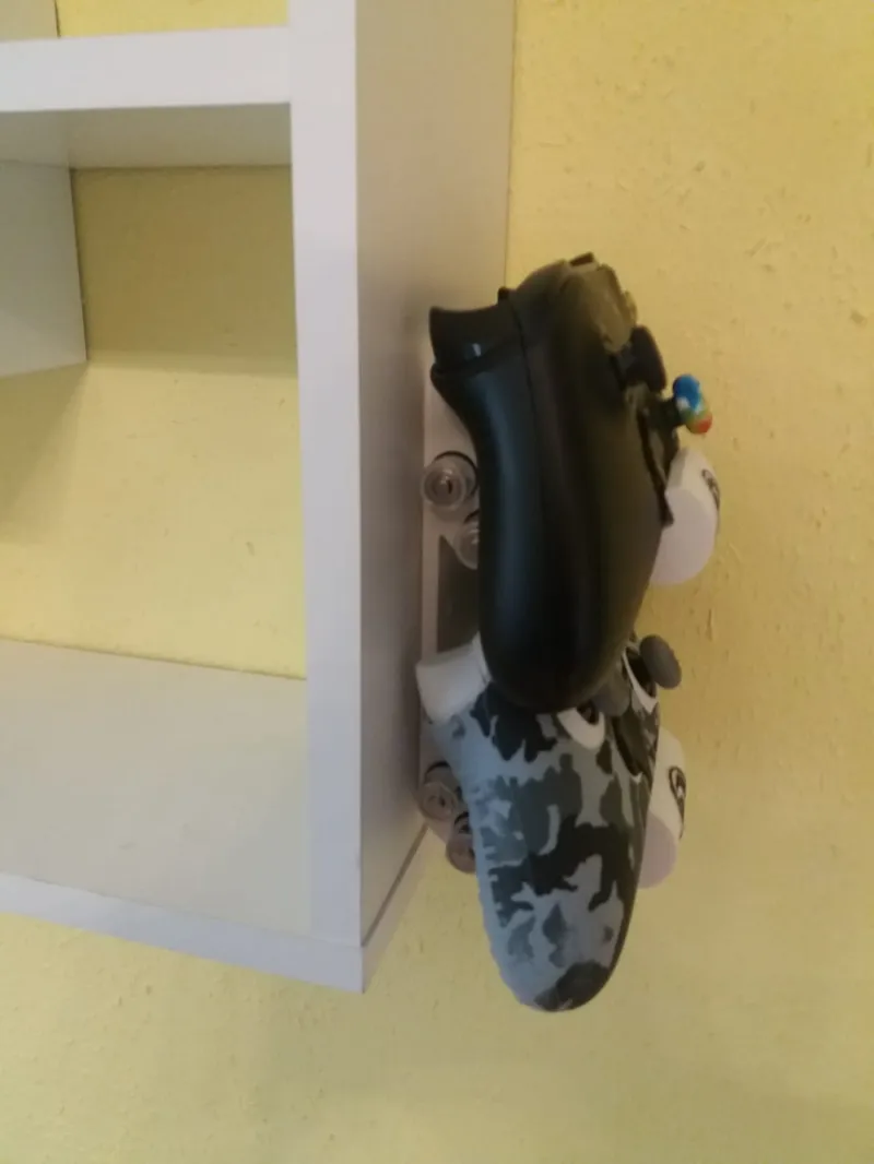 XBOX Controller Stand with or without Headphones and storage for 8 Monocells at once