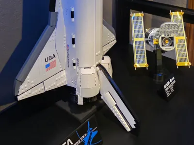 Space Shuttle Vertical Display Stand
