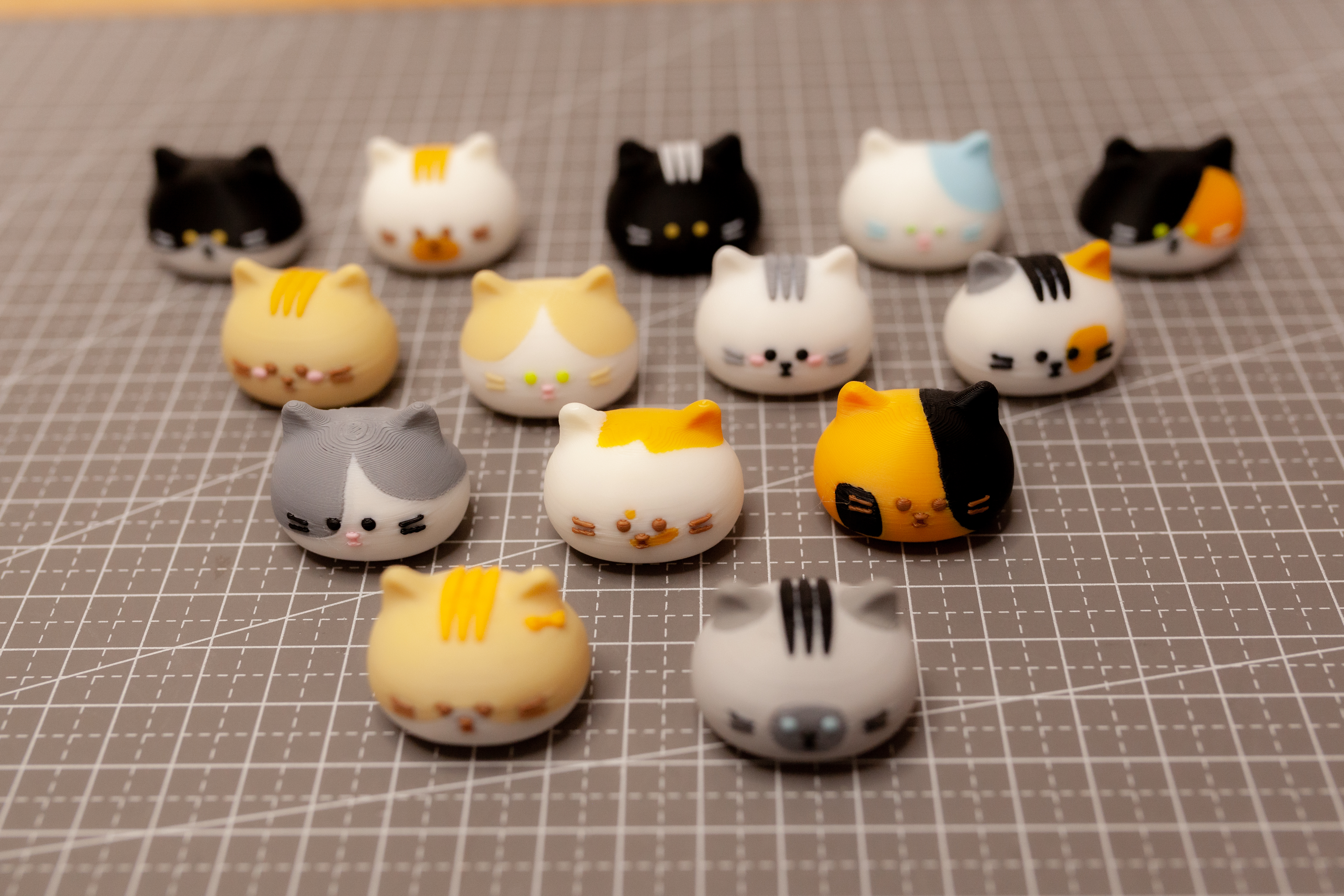 Miniatura 2 do modelo 3D 可爱猫猫头 冰箱贴&挂件 | 多色打印 含手绘版本