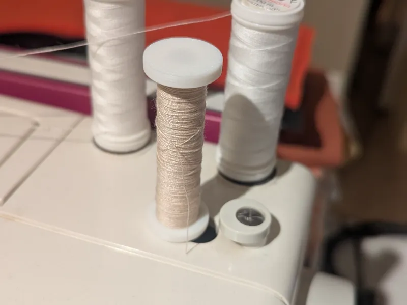 Nähgarn Spule für Spulerspindel Nähmaschine