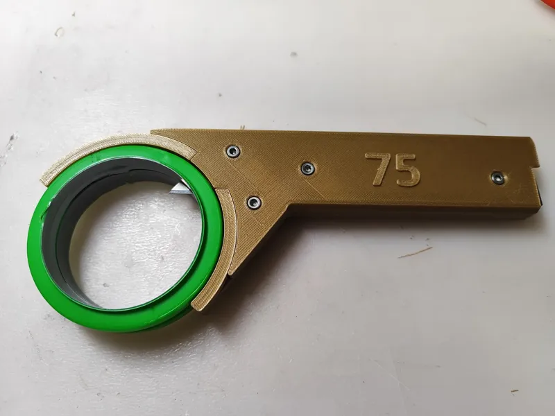 Knife for ventilation tube with diameter 75mm with replaceable standard blade