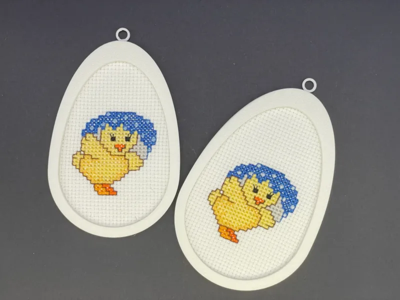 Egg-shaped embroidery display frame