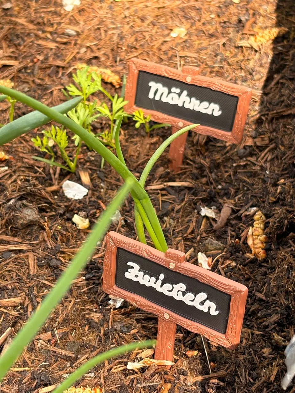 Wood-Look Plant Markers - Customizable - Free 3D Print Model - MakerWorld