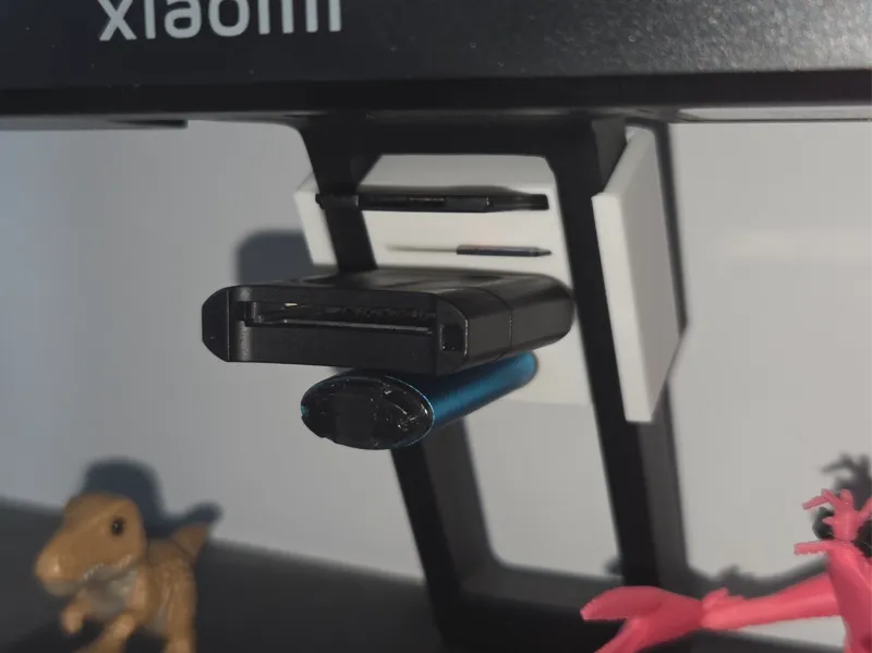 Xiaomi G27Qi monitor usb and sd holder