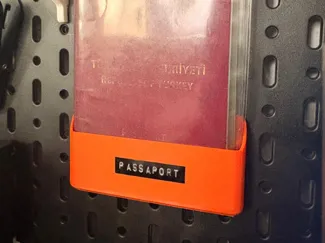 SKADIS Passport Holder