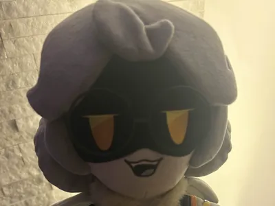 V plushie glasses