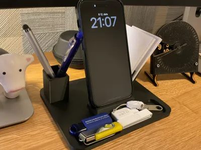 Sleek Desktop Phone Stand