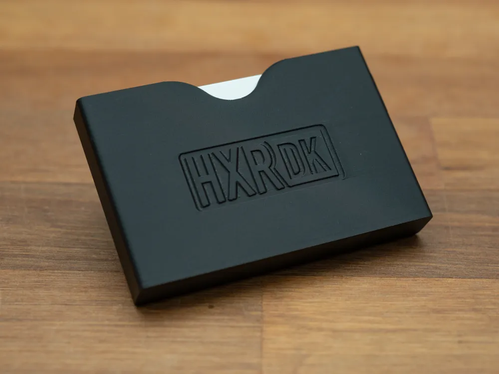Sleek business and credit card holder - Free 3D Print Model - MakerWorld