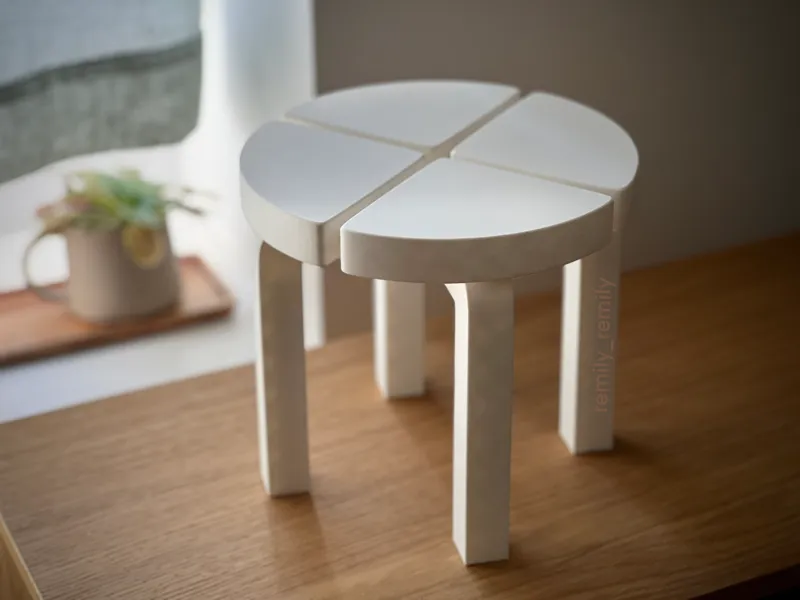 Small Table/Riser