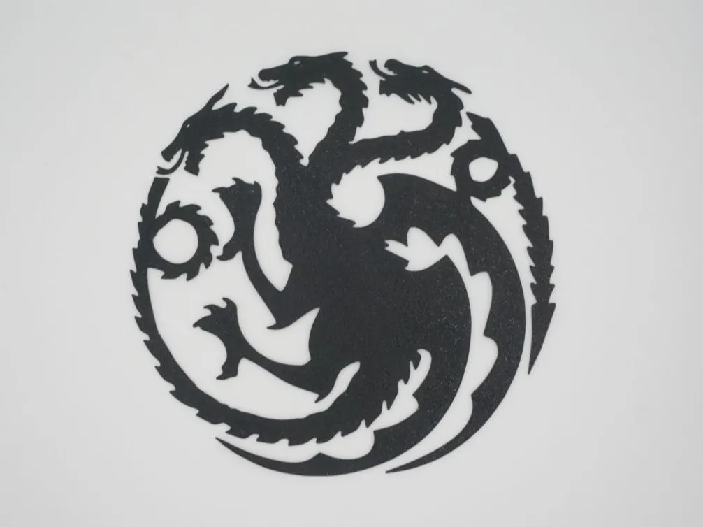 Silhouette de dragon à trois têtes