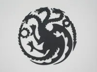 Silhouette de dragon à trois têtes — photo 1