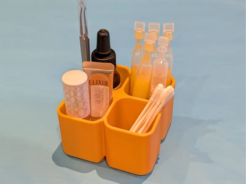 Drainable Makeup & Skincare Tray (4 Compartments)