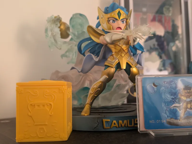 Aquarius Saint Seiya Gold Cloth Storage Box