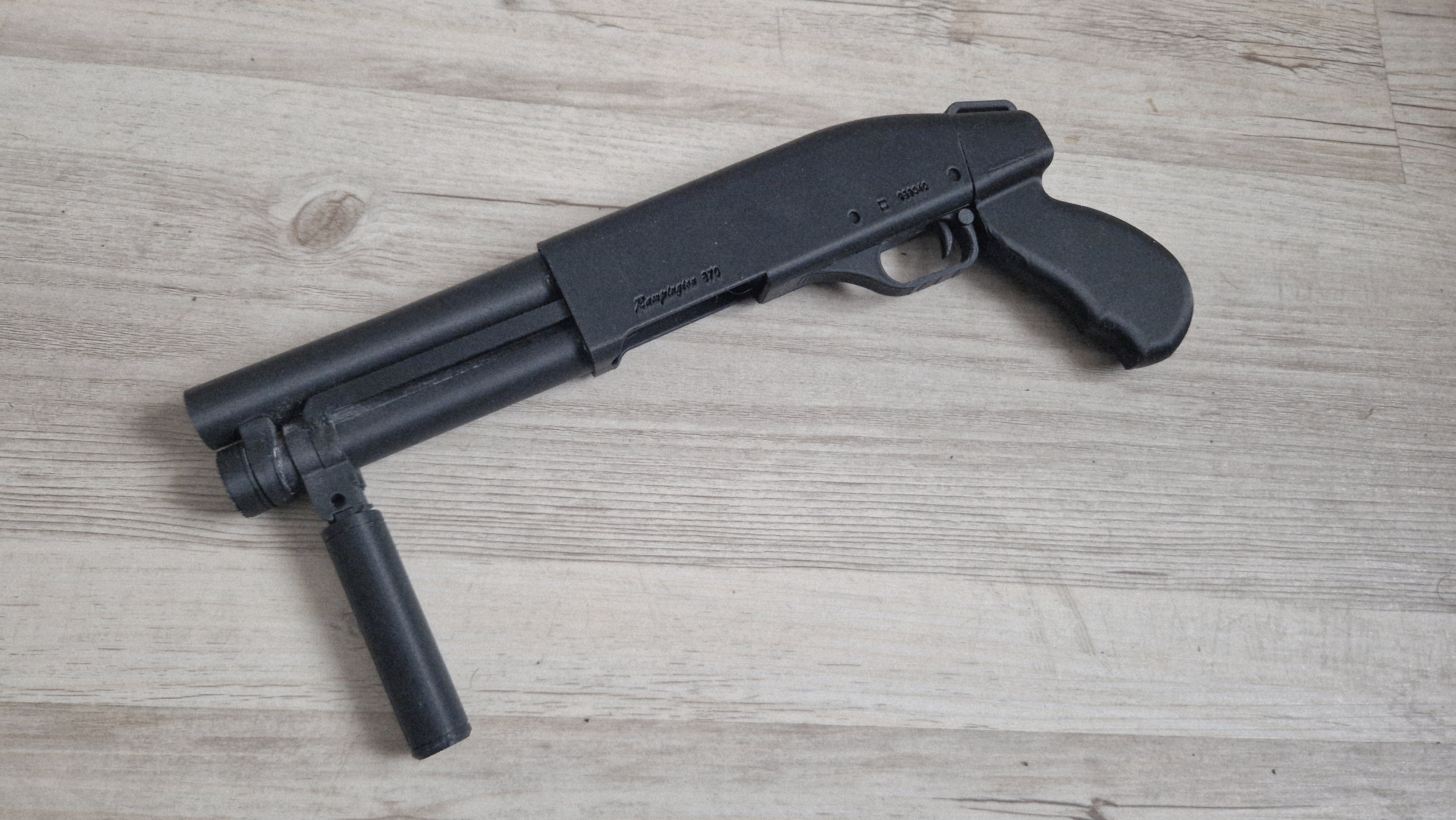 Shorty 870 Toy Replica Prop Grip - 1