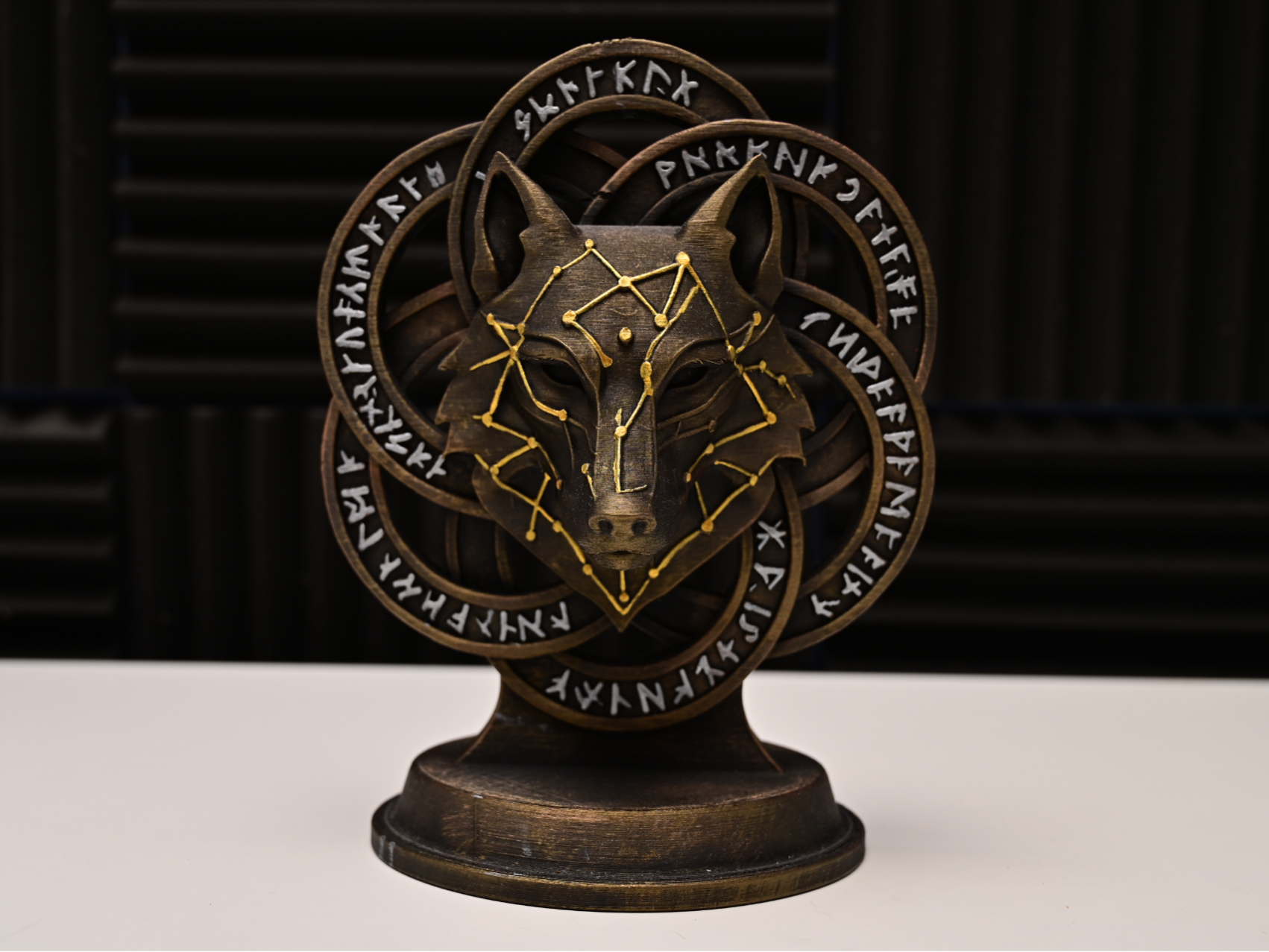 Skoll – Norse Wolf Star Rune Sculpture