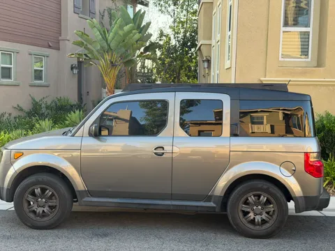 Tapa o cubierta: Unistrut Roof Rack Rail Cover — referencia de MakerWorld