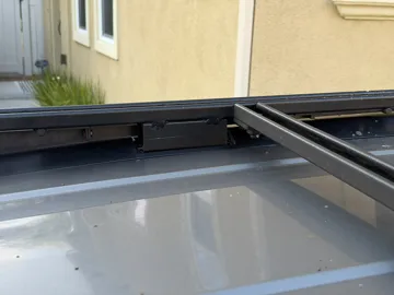 Tapa o cubierta: Unistrut Roof Rack Rail Cover — vista de referencia 5