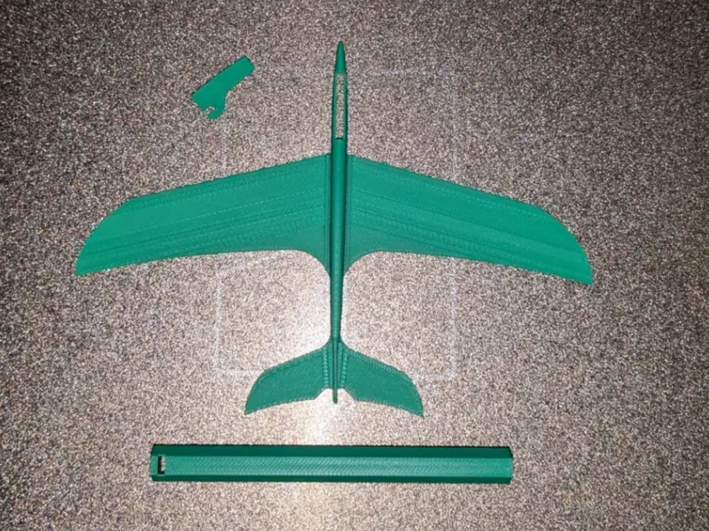 Flugzeug mit Abschuss-Schleuder