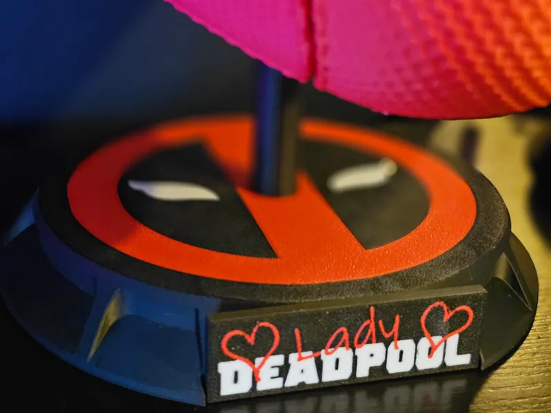 Lady Deadpool Mask Helmet Stand