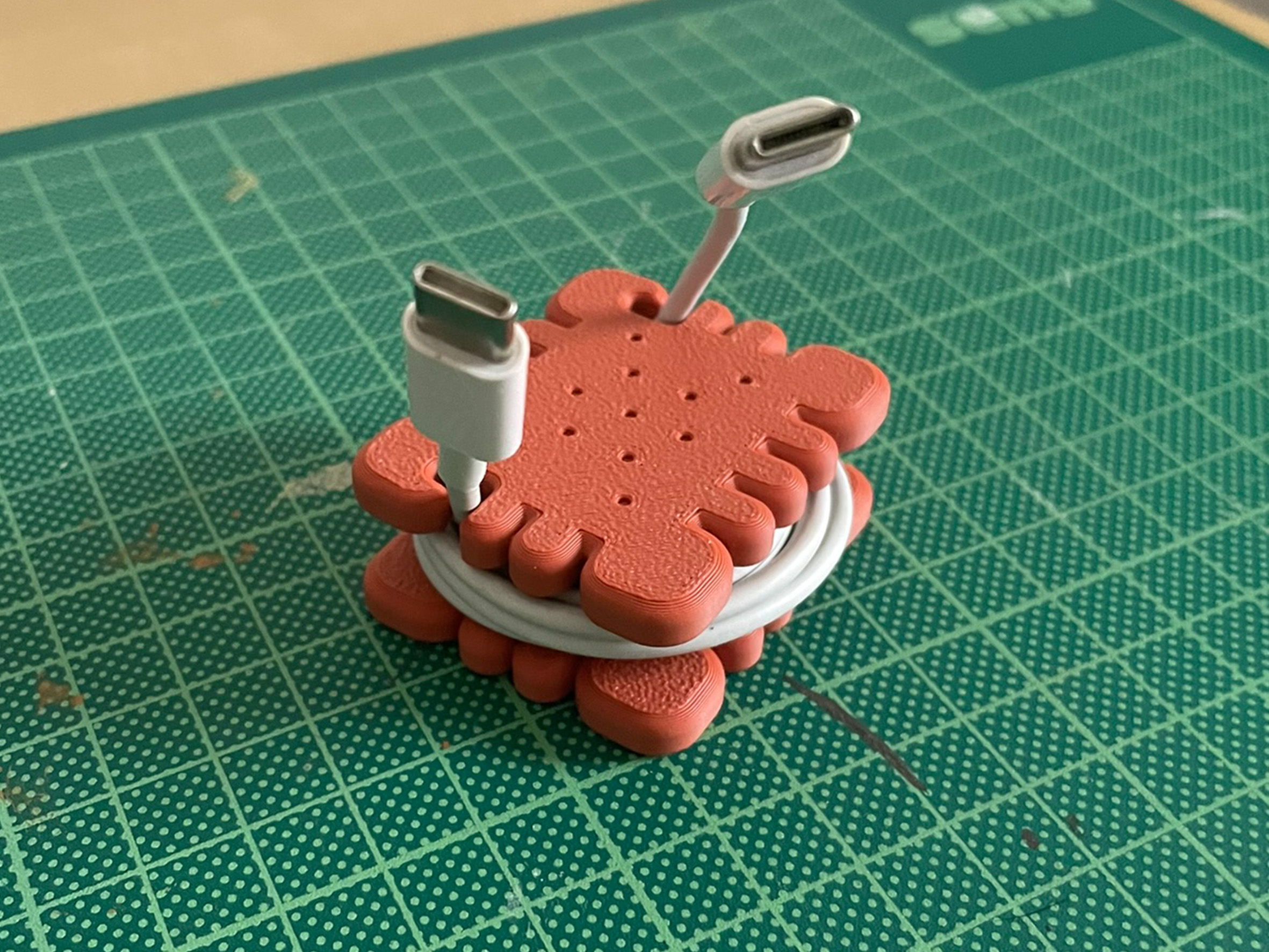 Miniatura 4 do modelo 3D Biscuit Cable Organizer