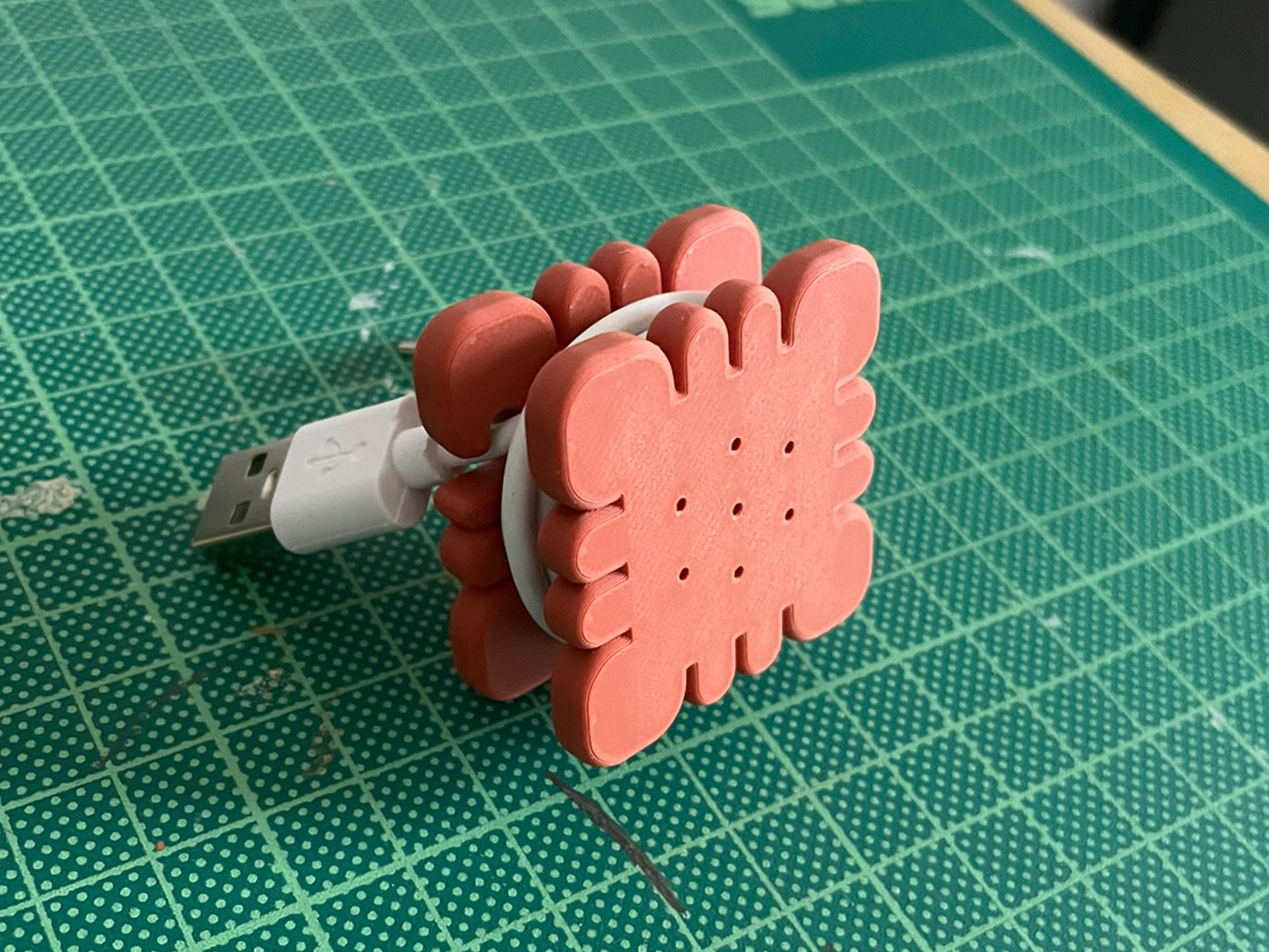 Miniatura 5 do modelo 3D Biscuit Cable Organizer