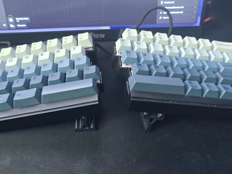 Split Keyboard Risers