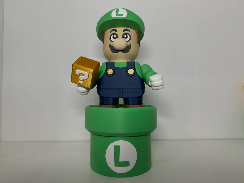 Luigi Chunkable Display Stand