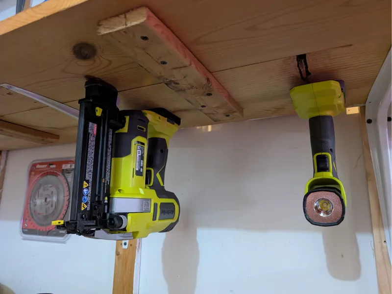 Clip-in Hanger for Ryobi 18v Power Tools