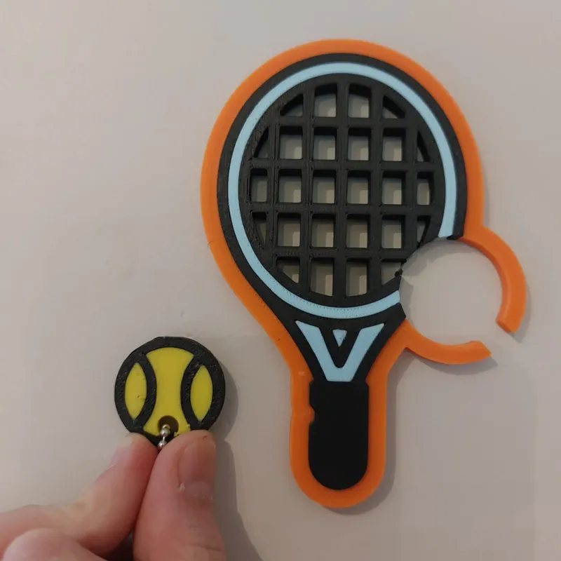 Tennis keyhanger