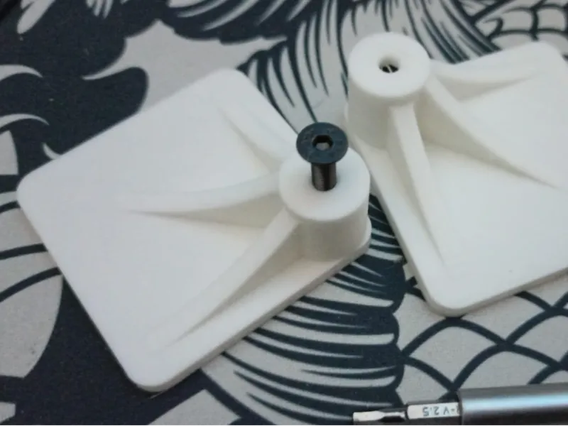 Skadis Adhesive Wall Mount (for M4 Nut)
