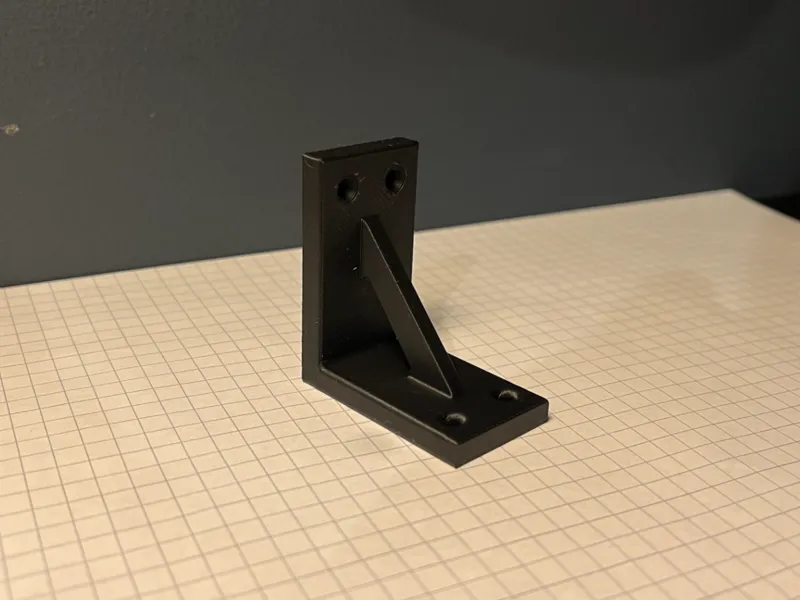 90 Degree support bracket (Small, usefull)