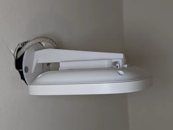 Wall to horizontal mount