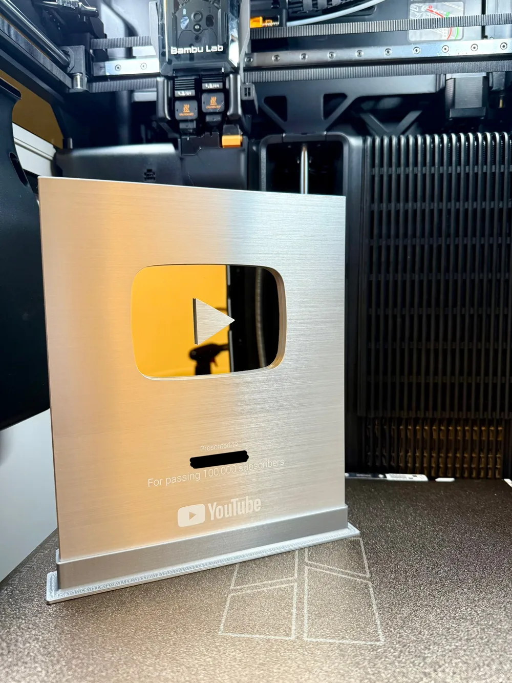 YouTube Silver Play Button Stand by KYZR MakerWorld: Download Free 3D ...