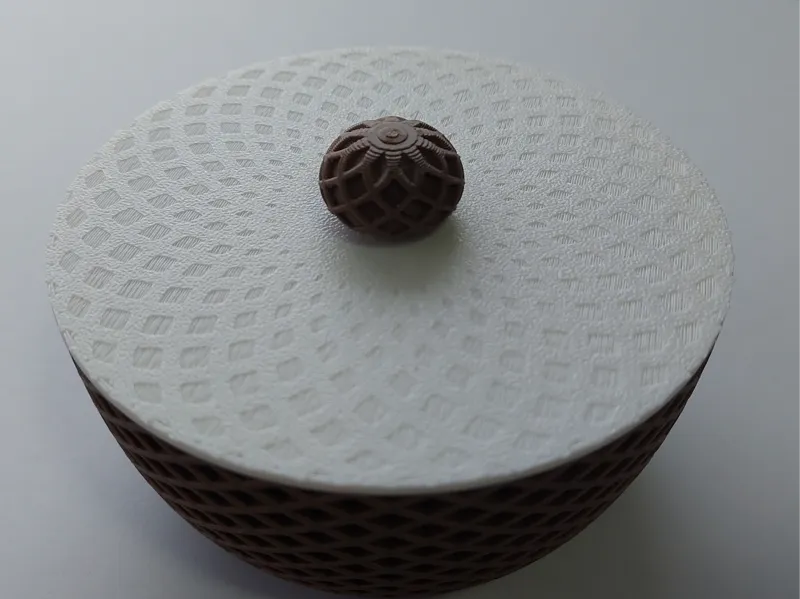 Elegant Lattice Lidded Bowl Set